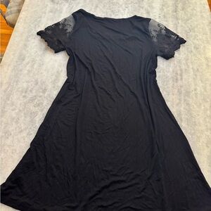 Elegant Black Lace Sleeve Midi Dress